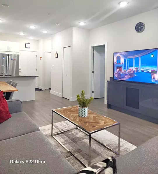 15351 101 AVE #409, Surrey, BC V3R 0G2