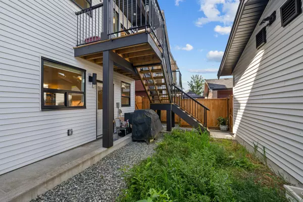 Maple Ridge, BC V2W 1Z6,25065 112th AVE