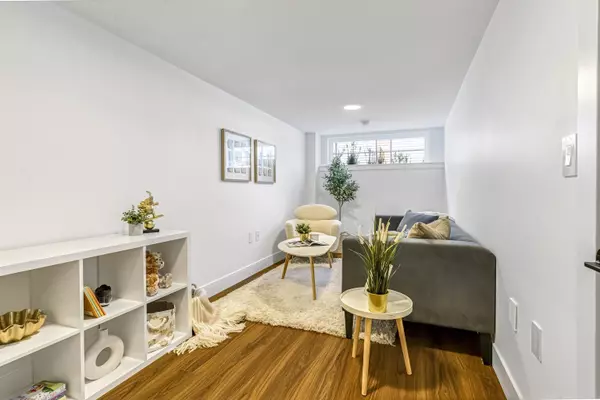 Surrey, BC V3X 0L6,6035 141 ST #24