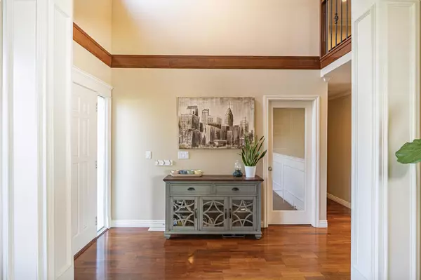 White Rock, BC V4B 4T7,1368 Kent ST