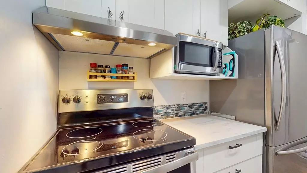 804 North RD, Gibsons, BC V0N 1V9