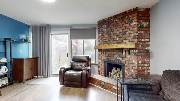 Gibsons, BC V0N 1V9,804 North RD