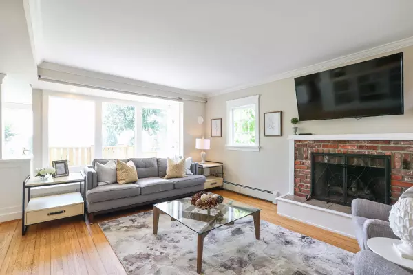 West Vancouver, BC V7V 2T5,2678 Ottawa AVE