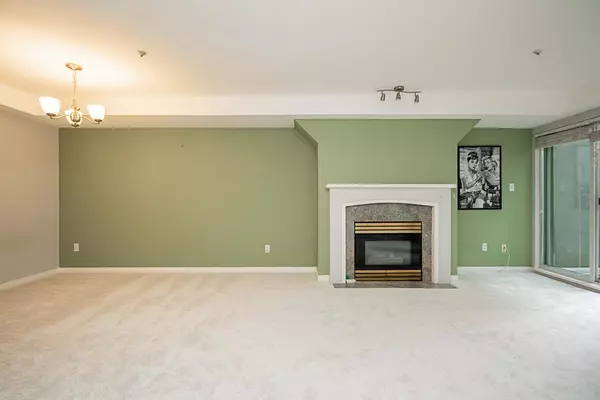 Vancouver, BC V5S 4S8,8430 Jellicoe ST #107