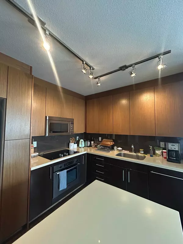 Vancouver, BC V5Y 0A2,1833 Crowe ST #907