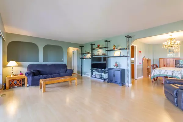 Burnaby, BC V5B 3S3,1450 Howard AVE