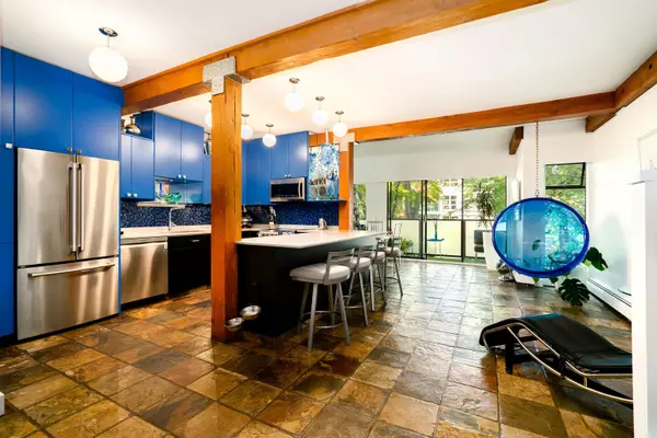 1535 Nelson ST #202, Vancouver, BC V6G 1M2