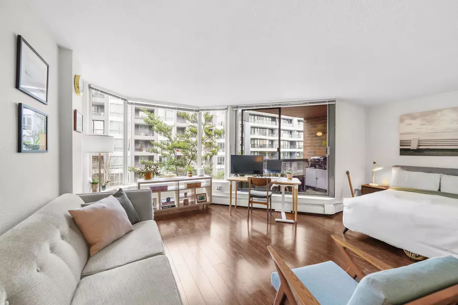 1333 Hornby ST #411, Vancouver, BC V6Z 2C1