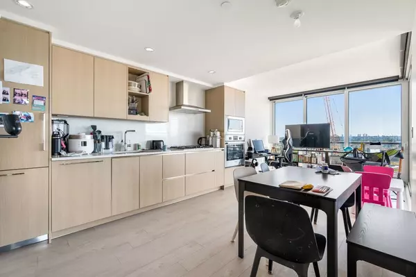 Burnaby, BC V5C 0M9,4730 Lougheed HWY #2202