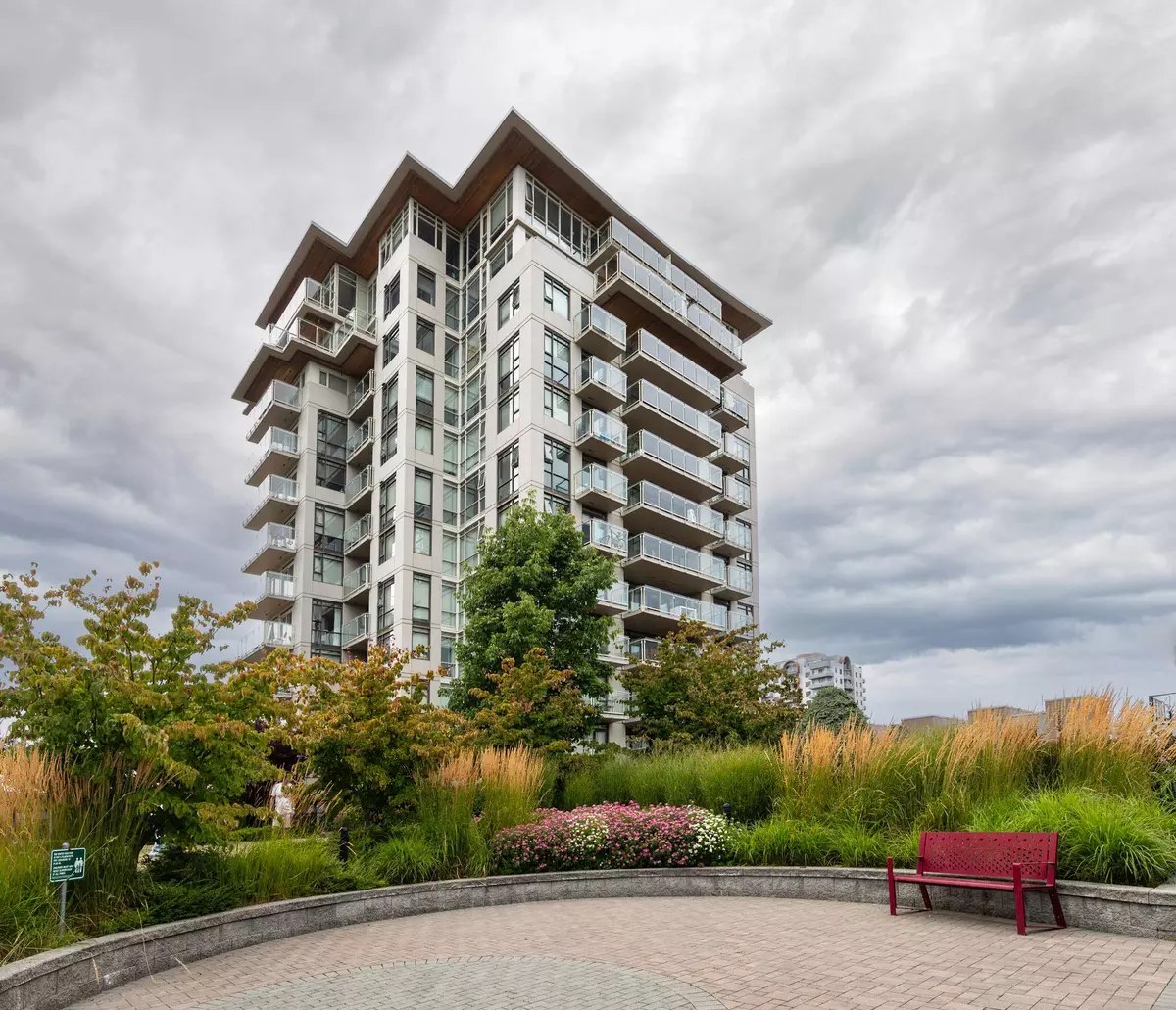 Richmond, BC V6Y 0E1,6888 Cooney RD #609