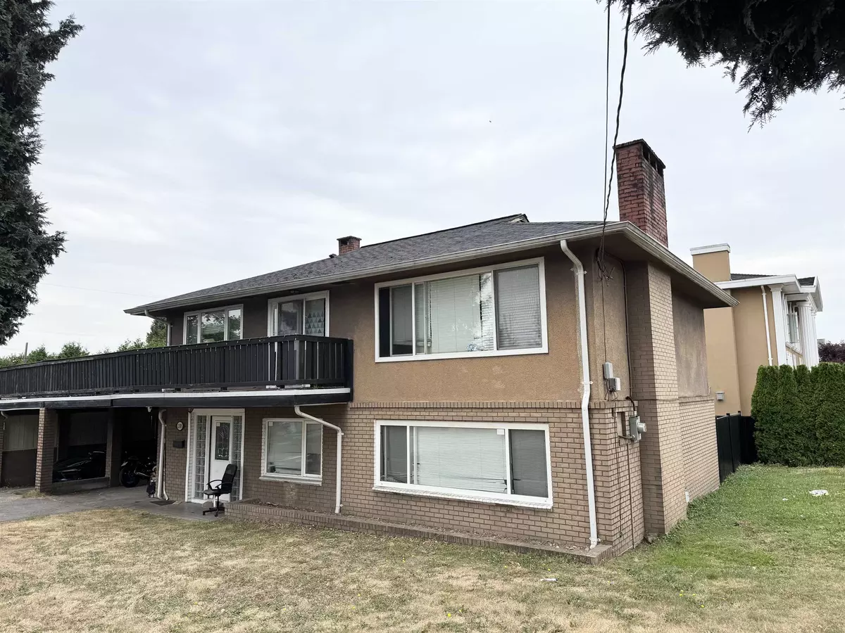Burnaby, BC V5B 4C2,1305 Kensington AVE