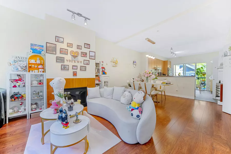 6878 Southpoint DR #80, Burnaby, BC V3N 5E4