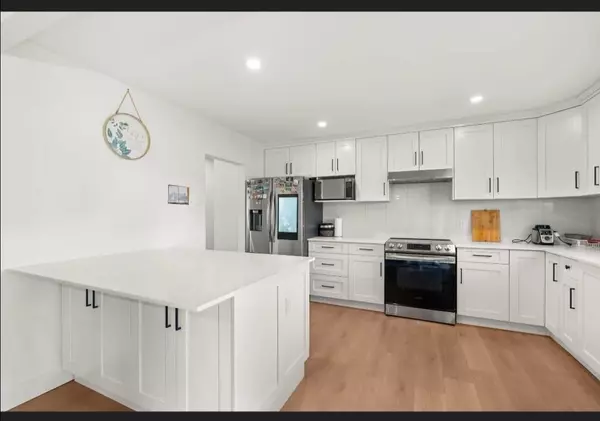 Burnaby, BC V5A 2R4,1106 Duthie AVE