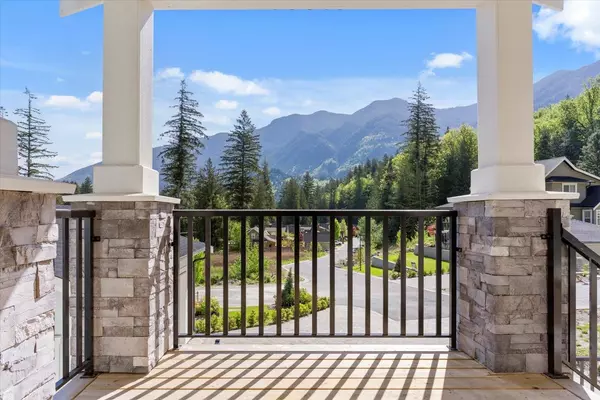 Lindell Beach, BC V2R 0X8,43360 Blue Grouse LN