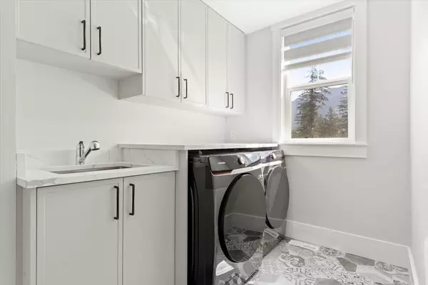 Lindell Beach, BC V2R 0X8,43360 Blue Grouse LN