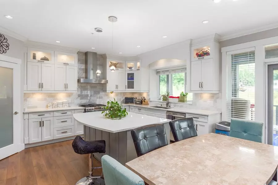 39188 Cardinal DR, Squamish, BC V8B 0V3