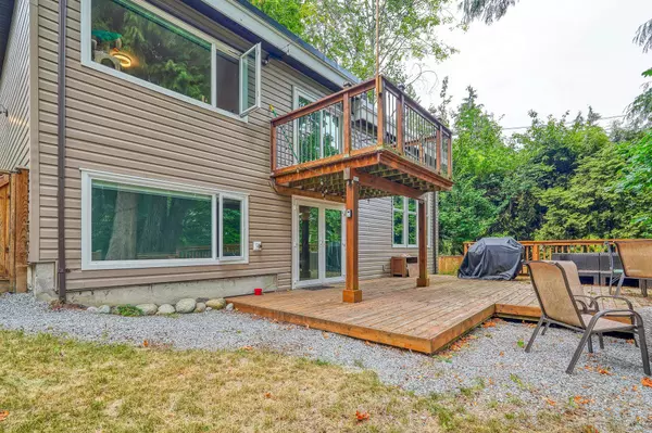 17 Mount Royal DR, Port Moody, BC V3H 1P7