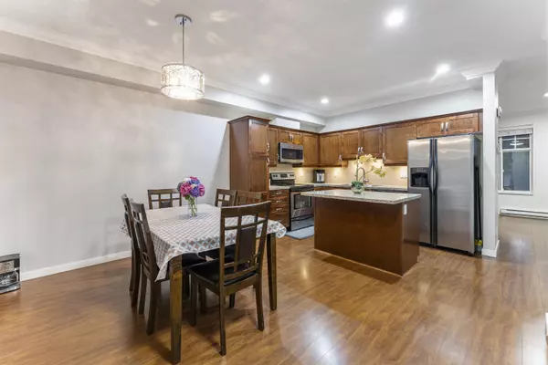 Surrey, BC V3S 2W3,14462 61a AVE #25