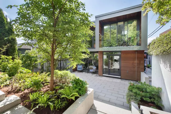 3895 Lonsdale AVE, North Vancouver, BC V7N 3K8