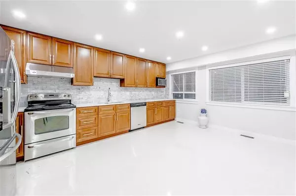 Richmond, BC V7E 4S4,10481 Hollybank DR