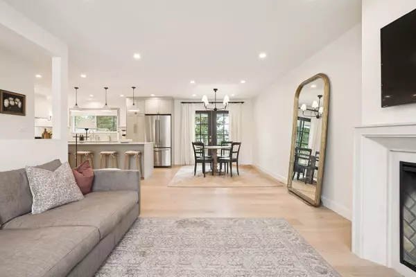 Coquitlam, BC V3K 2Y8,2250 Gale AVE