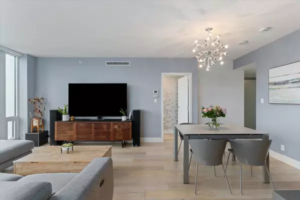 North Vancouver, BC V7J 0A9,1550 Fern ST #2004