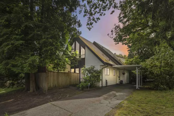 6717 141 ST, Surrey, BC V3W 6X2