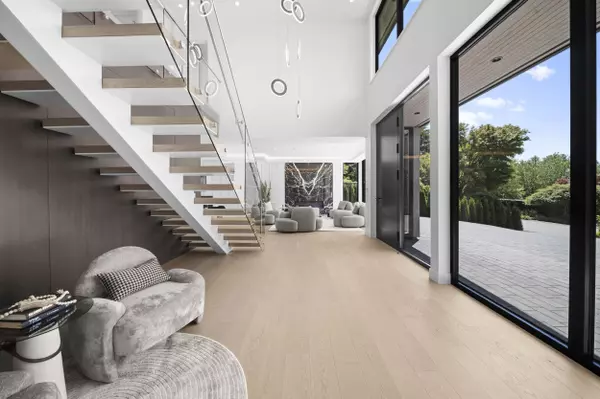 North Vancouver, BC V7N 2Y4,680 Westhyde PL