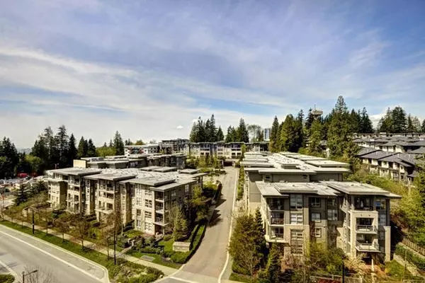 9329 University CRES #101, Burnaby, BC V5A 4X7