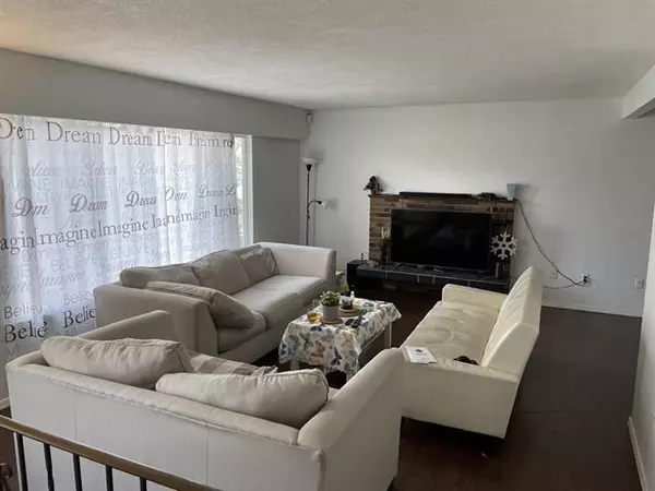 Surrey, BC V3T 1P9,14036 102a AVE