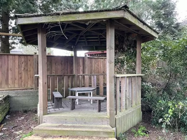 Surrey, BC V3T 1P9,14036 102a AVE