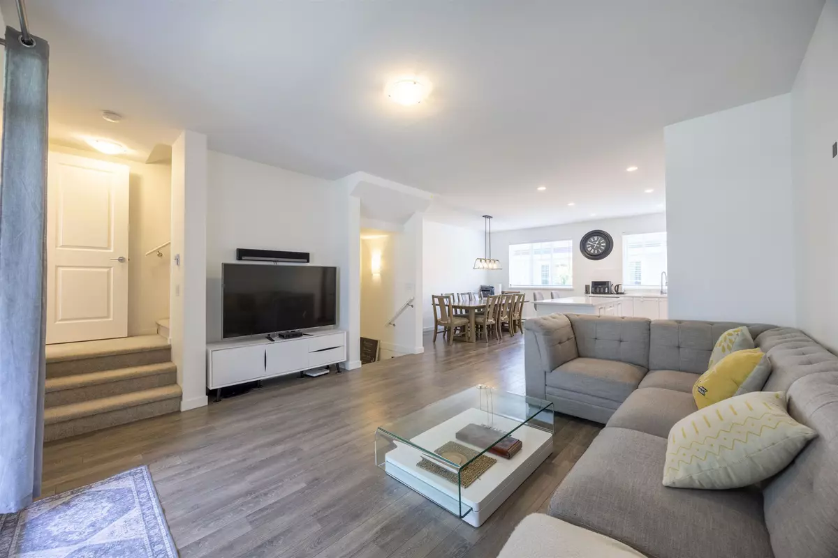 Surrey, BC V3R 0G9,15487 99a AVE #35