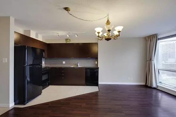 13618 100 AVE #2510 Surrey, BC V3T 0A8