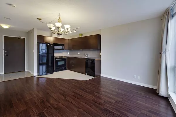 13618 100 AVE #2510 Surrey, BC V3T 0A8