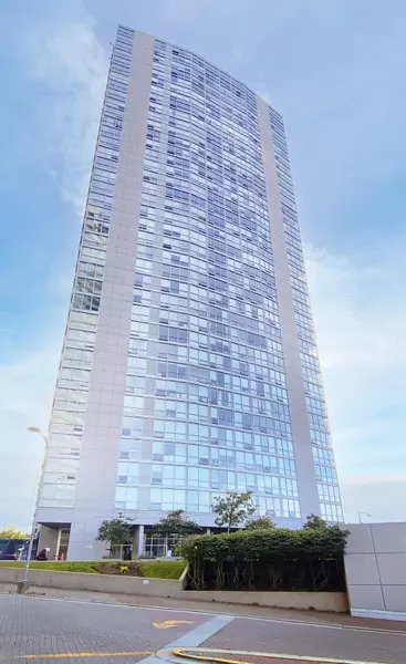 13618 100 AVE #2510, Surrey, BC V3T 0A8