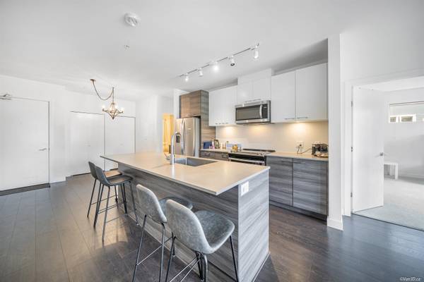 10581 140 ST #319, Surrey, BC V3T 0M7