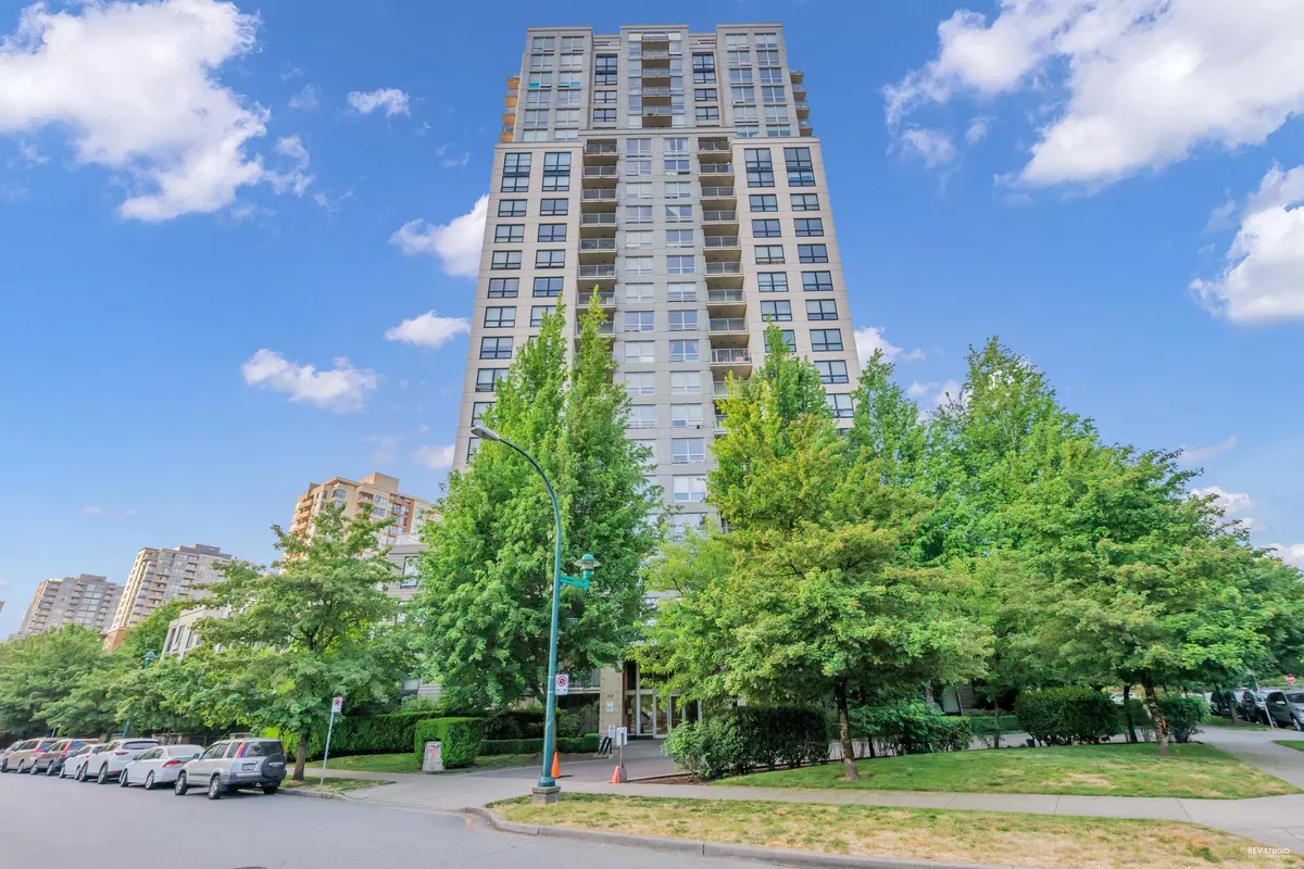 Vancouver, BC V5R 6H4,3663 Crowley DR #2002