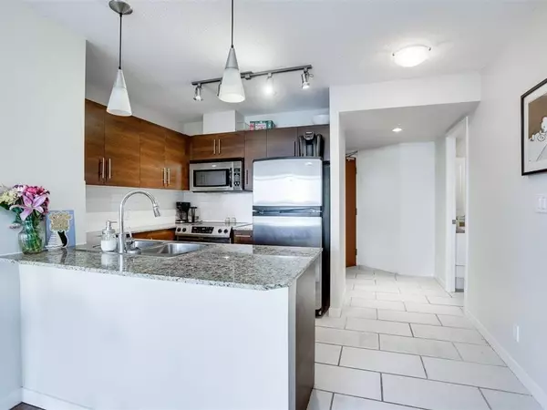 New Westminster, BC V3M 1J9,814 Royal AVE #504