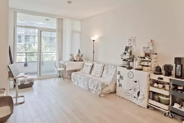 Vancouver, BC V6J 0H1,2033 W 10th AVE #302