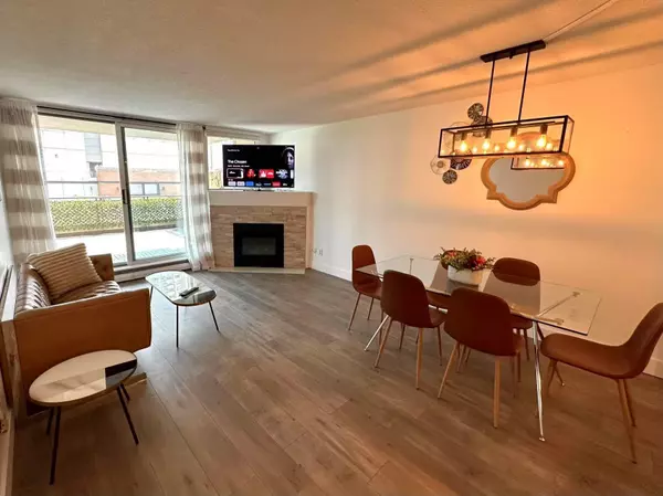 Vancouver, BC V6B 6B8,555 Abbott ST #311