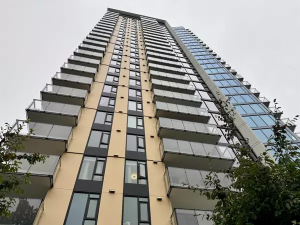 1401 Hunter ST #1408, North Vancouver, BC V7J 0E2