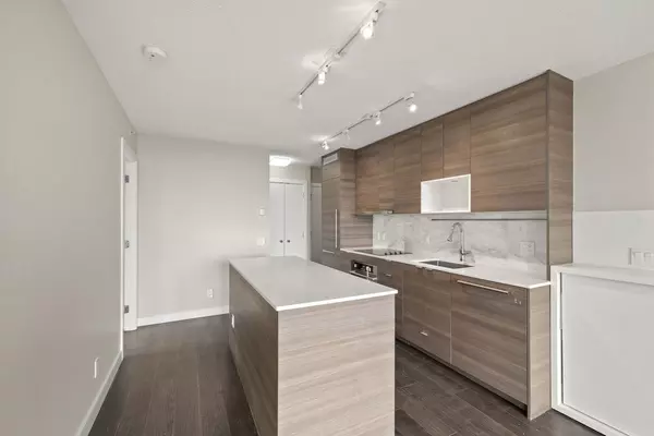 Surrey, BC V3T 1V6,13398 104 AVE #2202