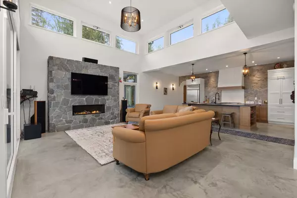 Gibsons, BC V0N 1V6,103 Witherby RD