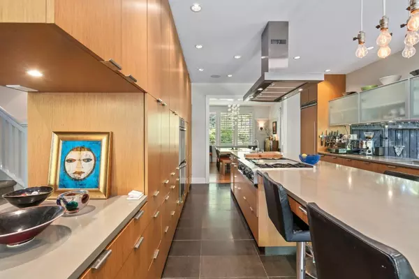 Vancouver, BC V6J 3A3,1850 W 30th AVE