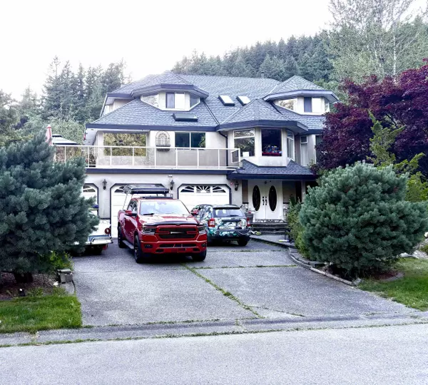 15227 Sheridan DR, Pitt Meadows, BC V3Y 2T9