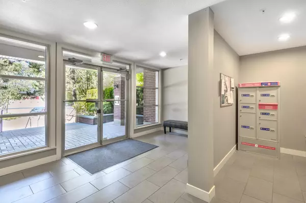 Port Moody, BC V3H 0C1,3240 St Johns ST #302