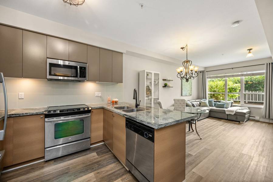 6440 194 ST #104, Surrey, BC V4N 6J7