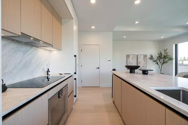 Vancouver, BC V5Z 2H2,539 W 28th AVE #204