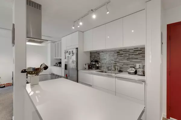 250 W 1st ST #503, North Vancouver, BC V7M 1B4
