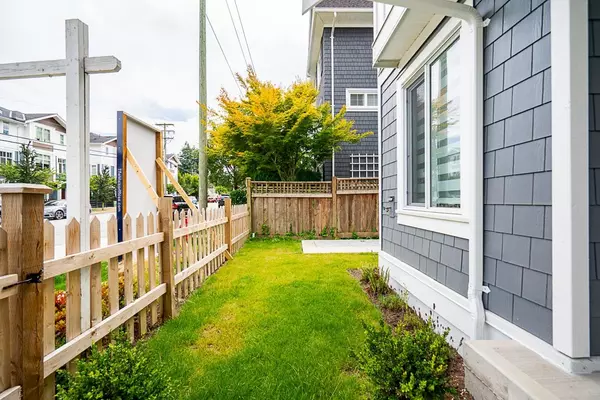 Surrey, BC V3P 1C7,2525 156 ST #6